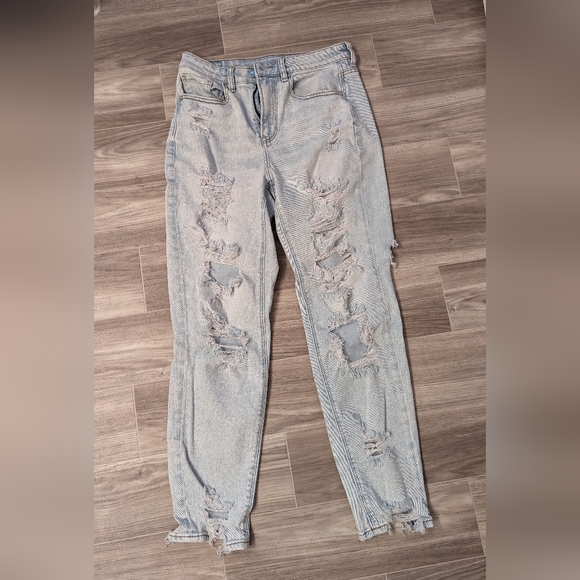 American Eagle Ripped Mom Jeans - Picture 1 of 4